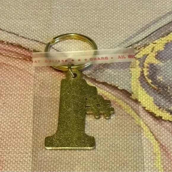 #1 Number One Grandma - Gold Key Chain - Picture 5 of 9